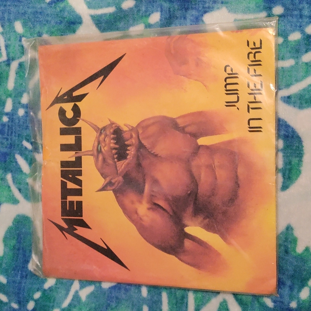 🧿🧿🧿 SOLD 🧿🧿🧿🎶RARE,RED🎸HEADBANGERS BALL METALLICA☠️JUMP IN THE FIRE🔥RED💿ALBUM - Picture 1 of 6